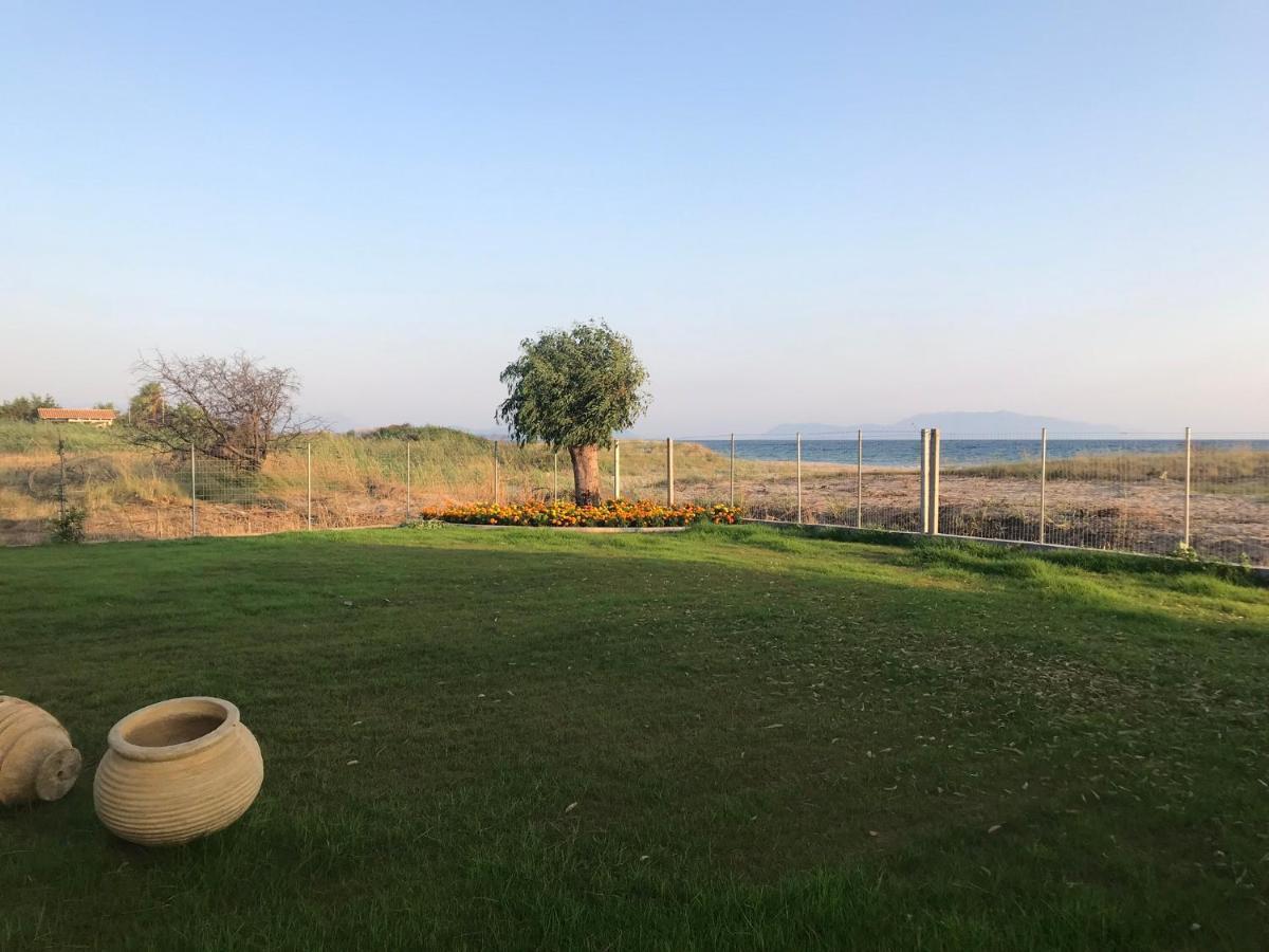 Aster Beach House Nea Thesi Екстериор снимка